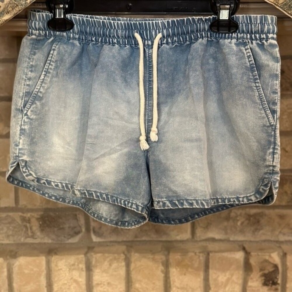 Women’s jean shorts